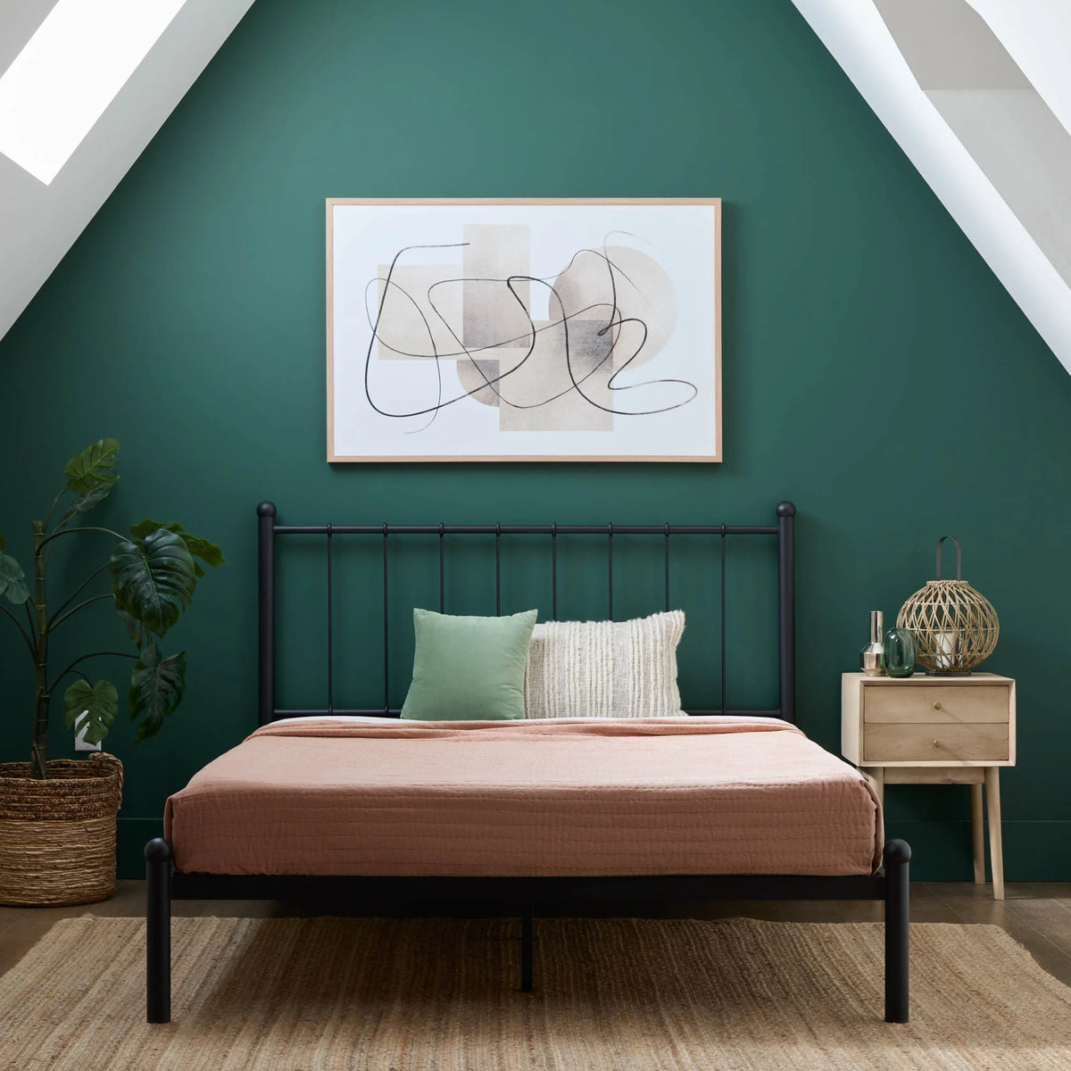 Black Metal Queen Platform Bed G64866