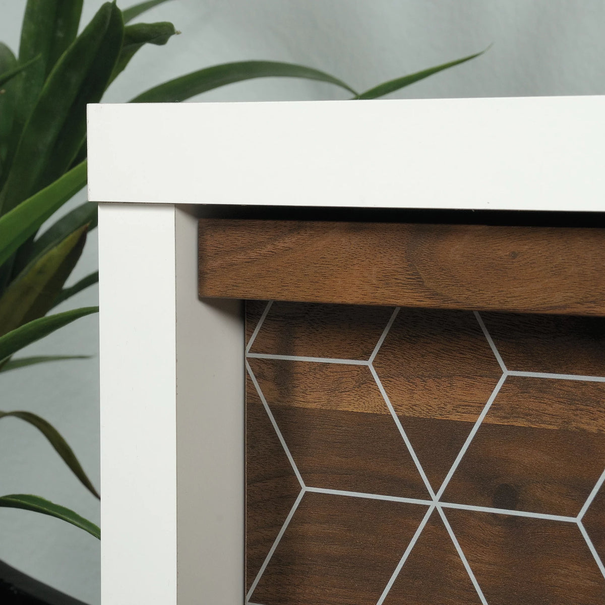 Soft White Dresser L54019