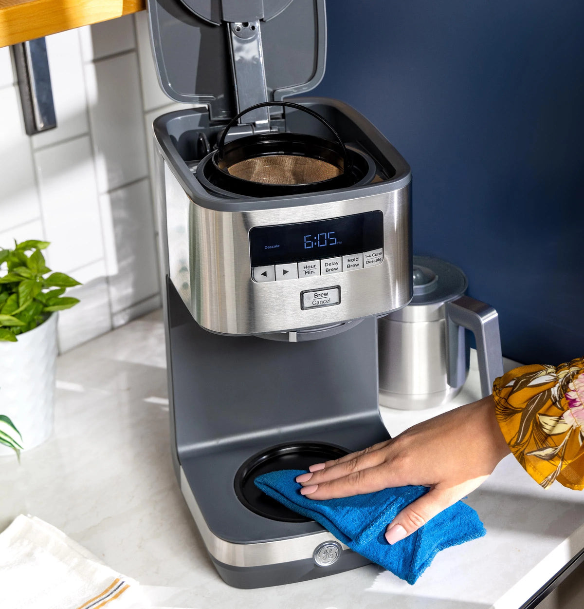 10 Cup Drip Coffee Maker with Single Serve B377