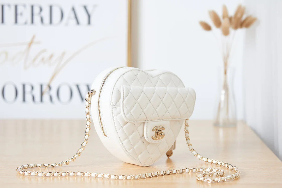 White Mini Heart Bag U664