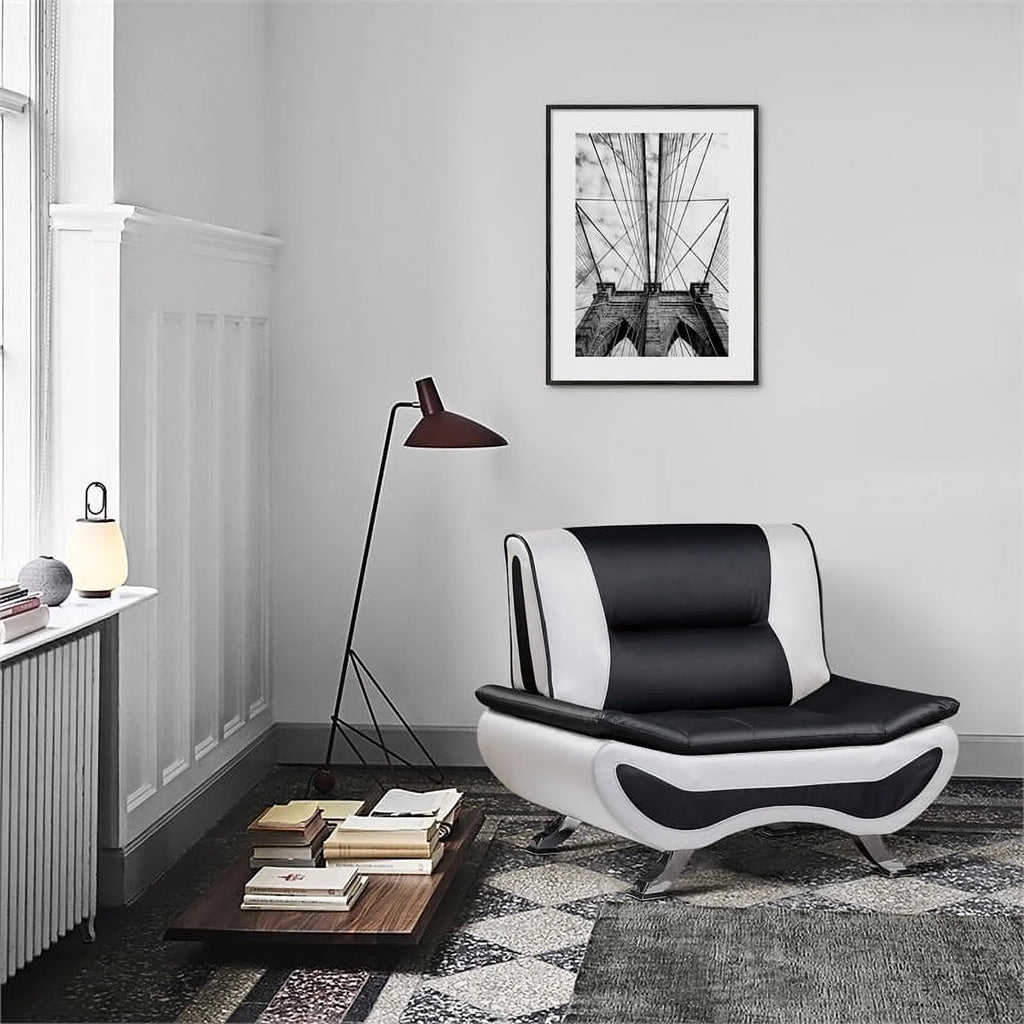 Faux Leather Accent Chair Q32434