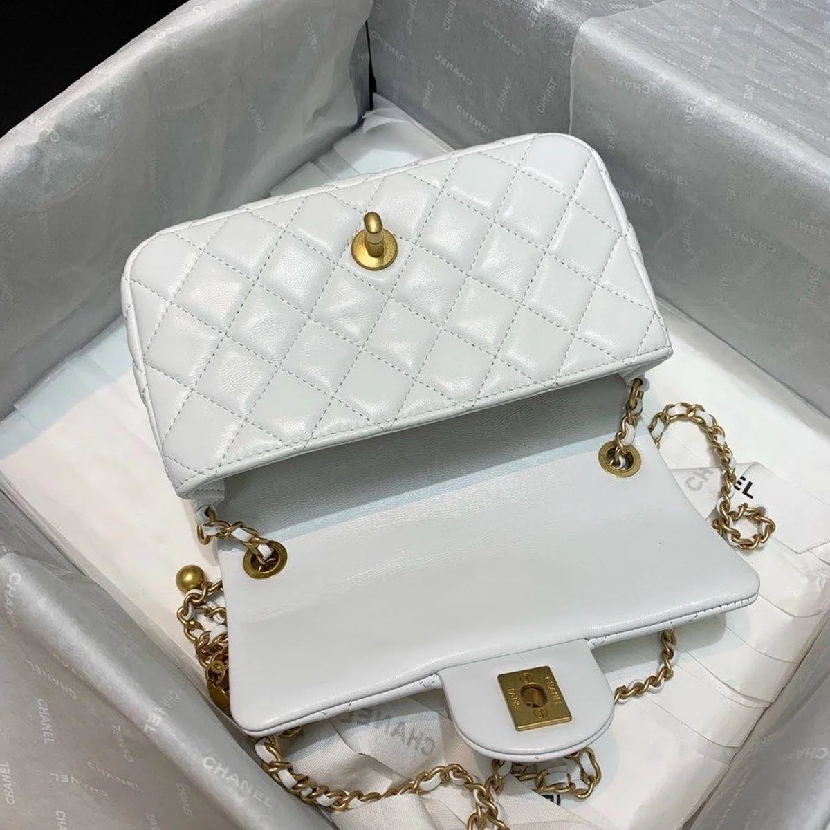 White Flap Bag W784