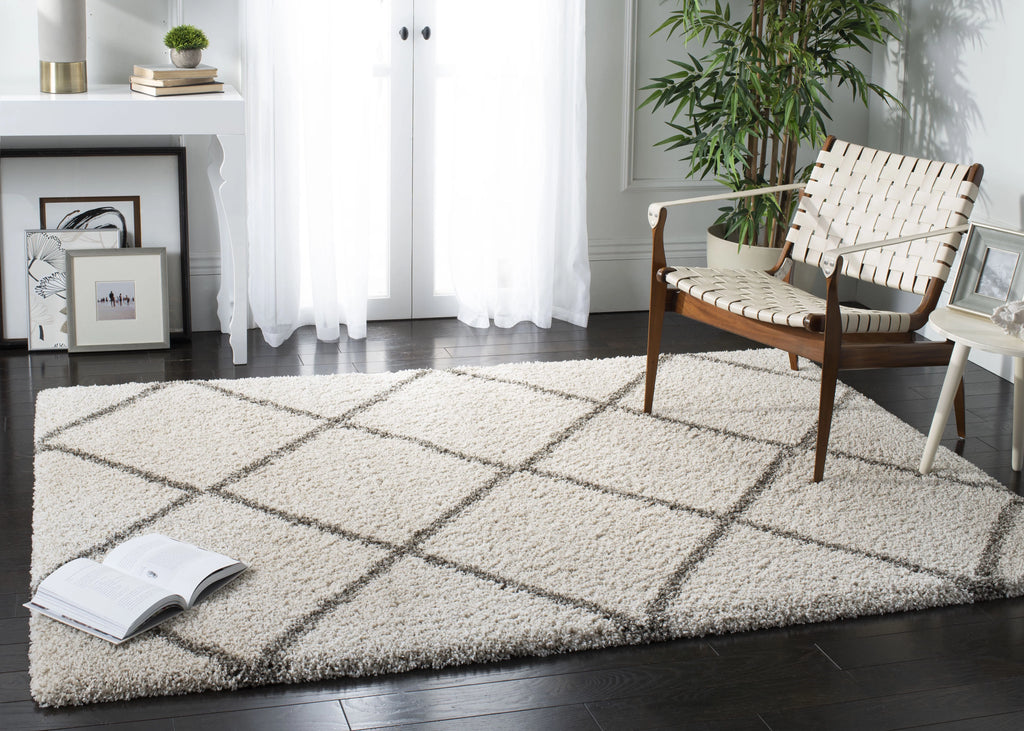 Ivory Grey Geometric Shag Area Rug 11' x 15' U601002