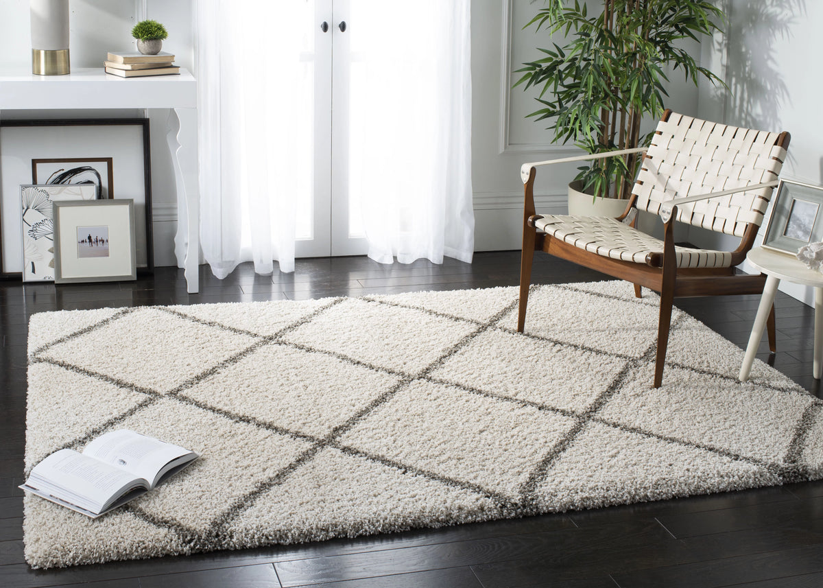 Ivory Grey Geometric Shag Area Rug 11' x 15' U601002