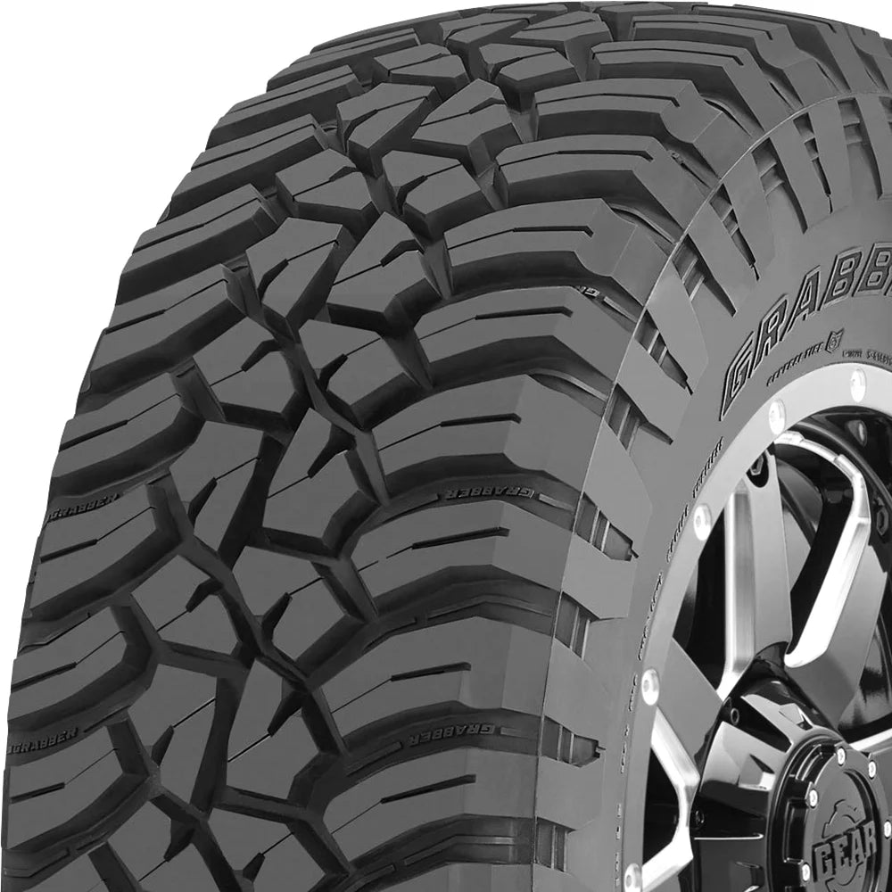 Mud Terrain Light Truck Tire O17070