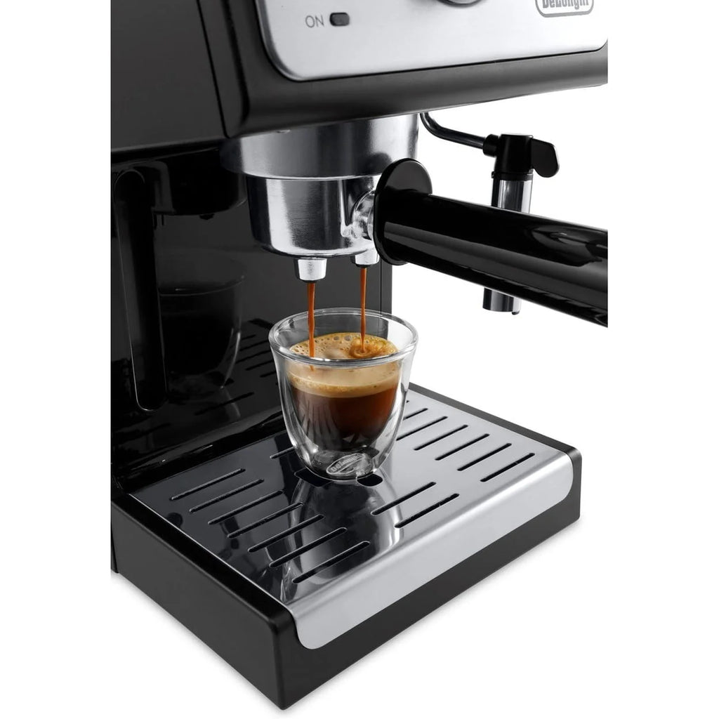 15-Bar Pump Espresso and Cappuccino Machine J4977