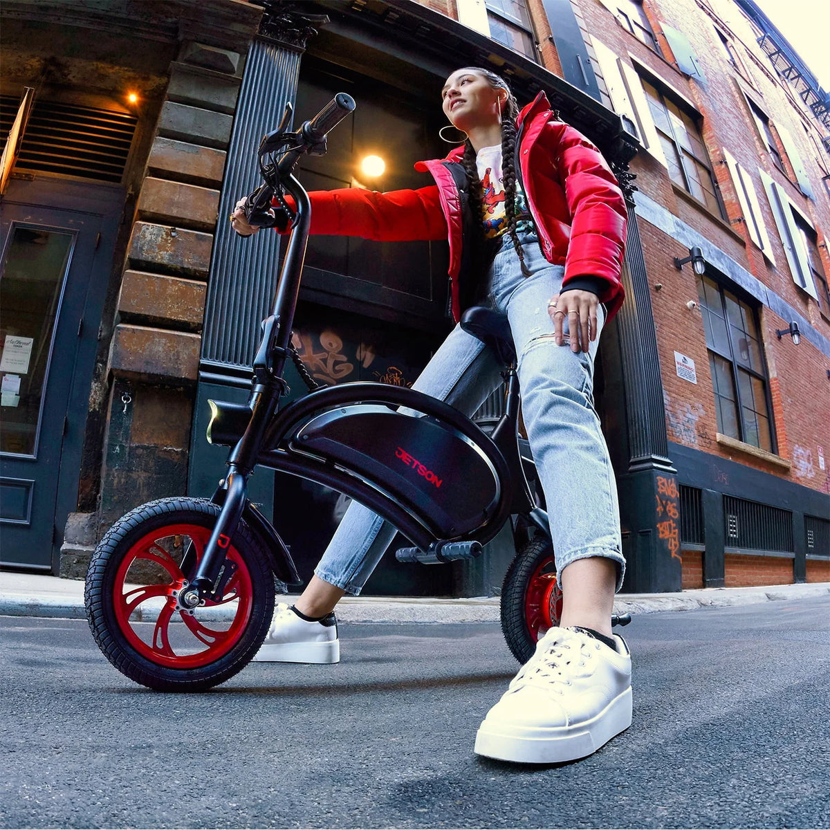 Folding Electric Ride-On with Twist Throttle, Black H483199